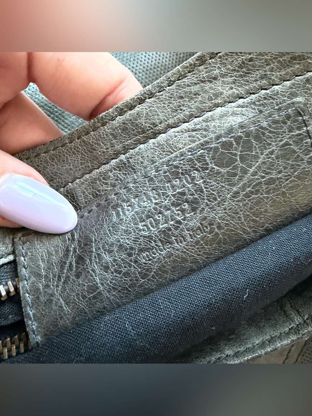 Authentic Balenciaga city bag in grey perforated leather - Picture 9 of 9